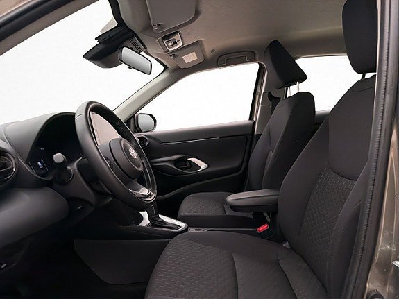 Vehicle Image 12
