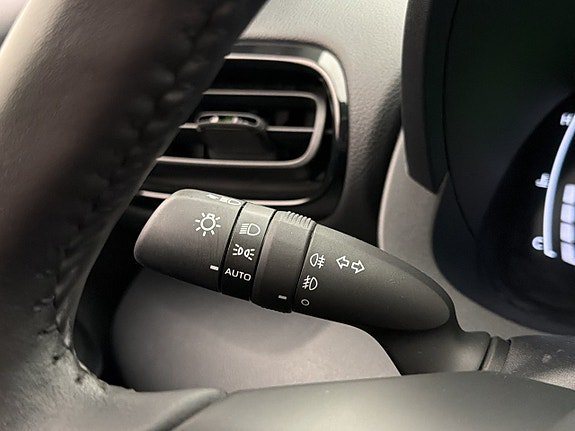 Vehicle Image 24