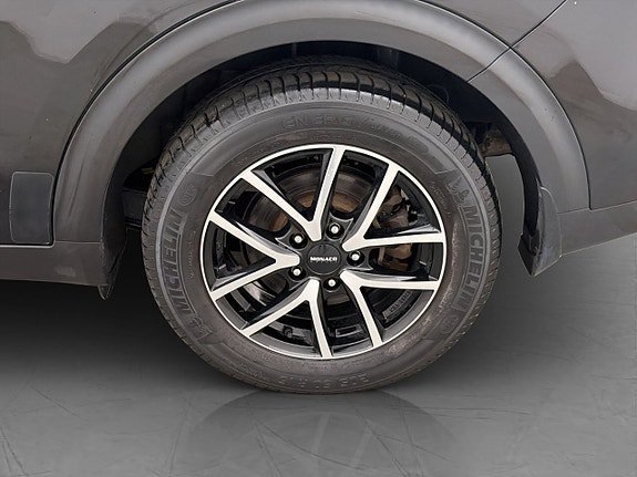 Vehicle Image 32