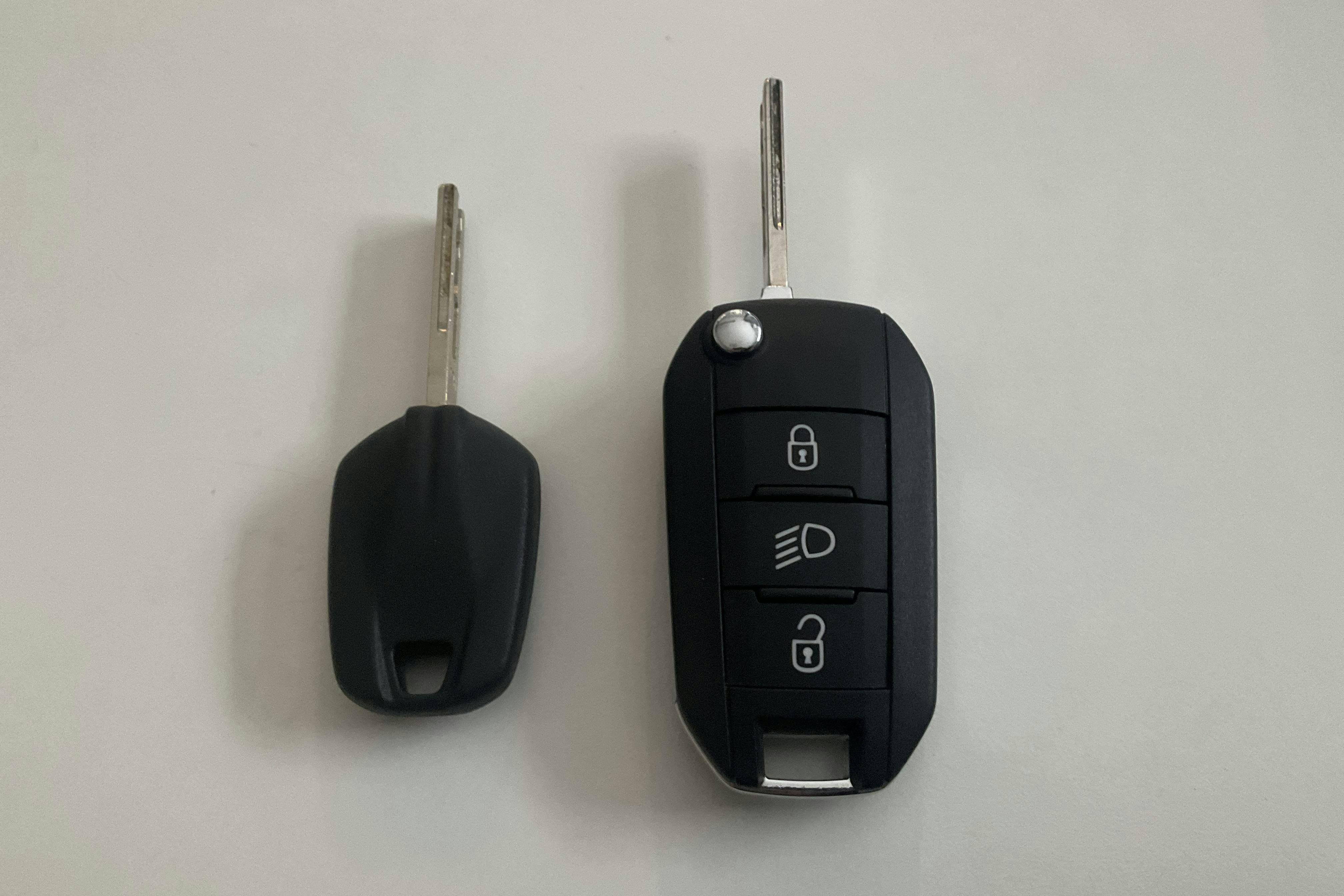 Vehicle Image 13