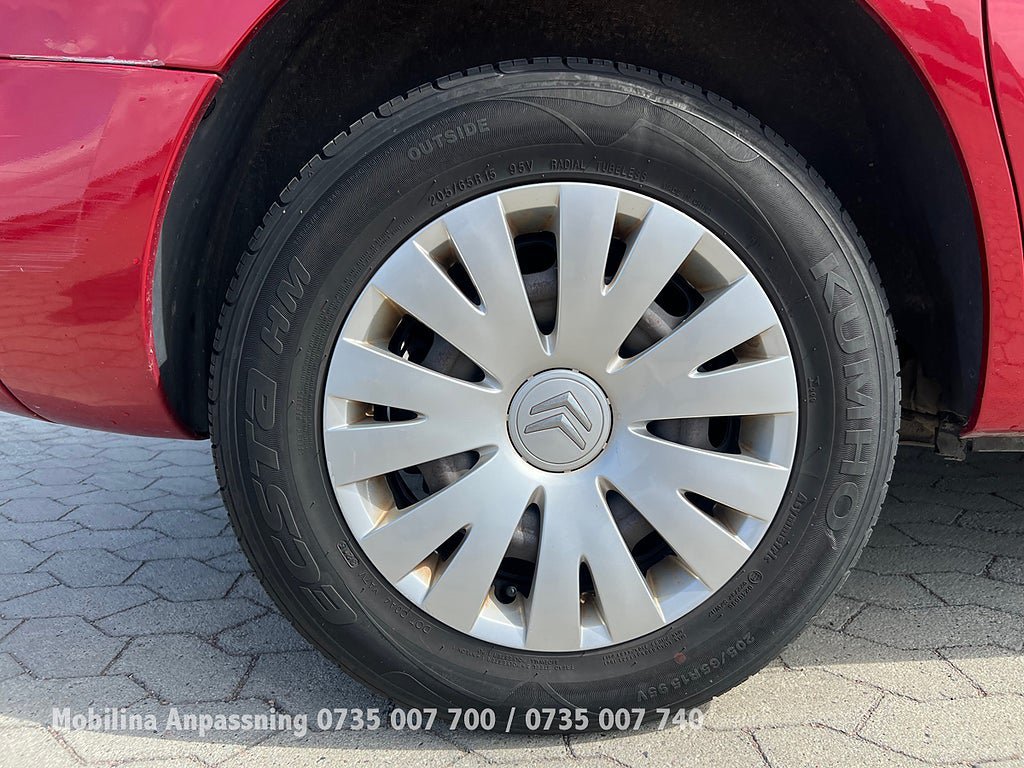 Vehicle Image 13