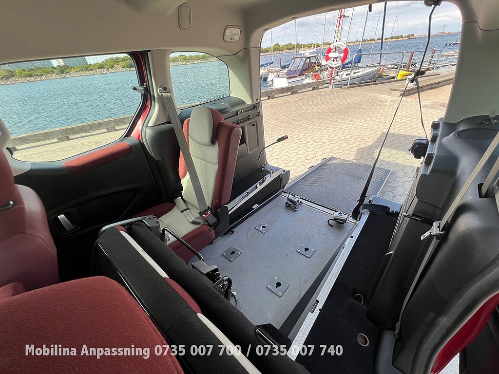 Vehicle Image 18