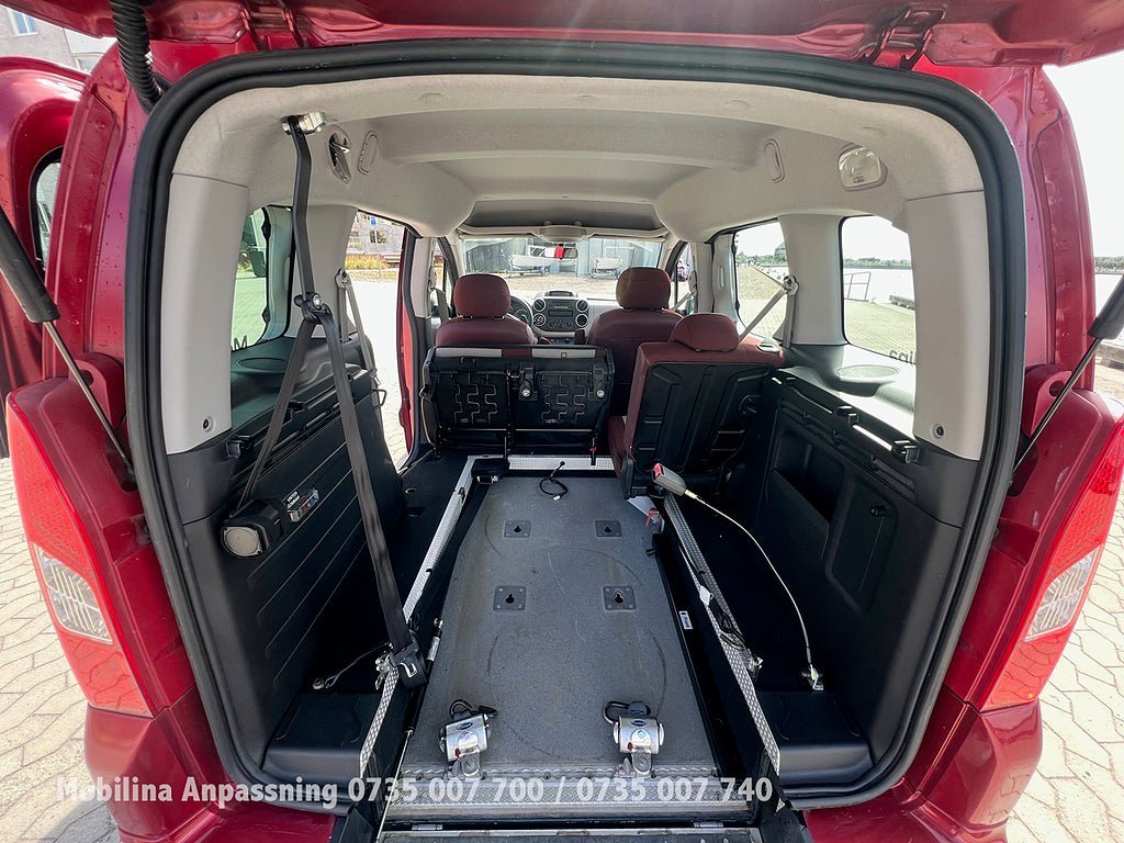 Vehicle Image 19