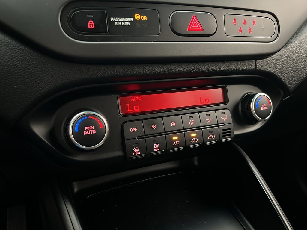 Vehicle Image 23