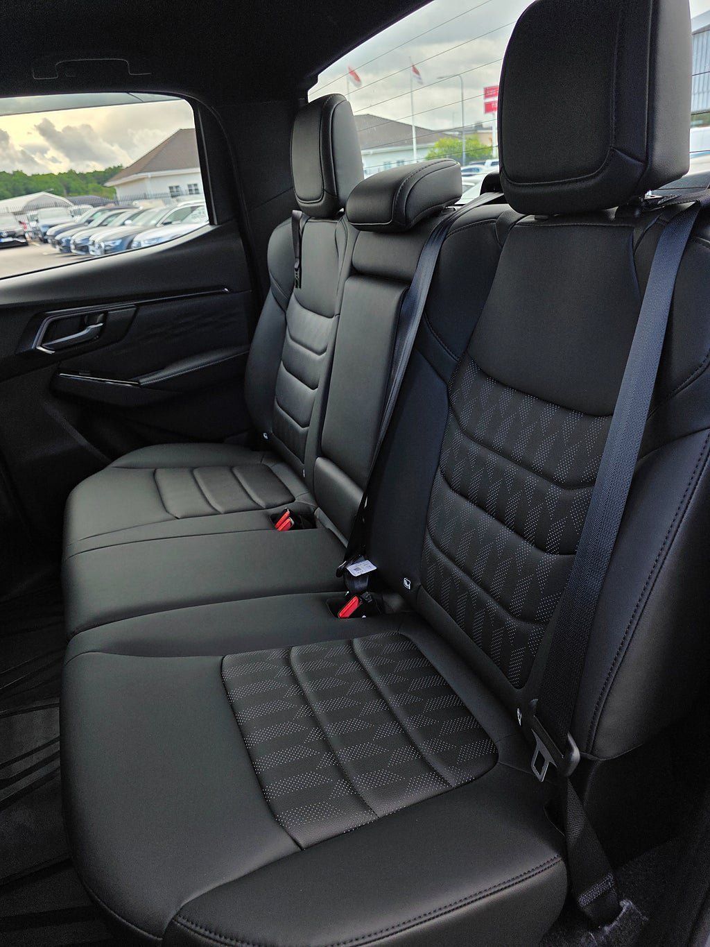 Vehicle Image 13