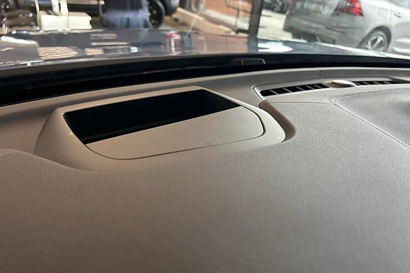 Vehicle Image 27