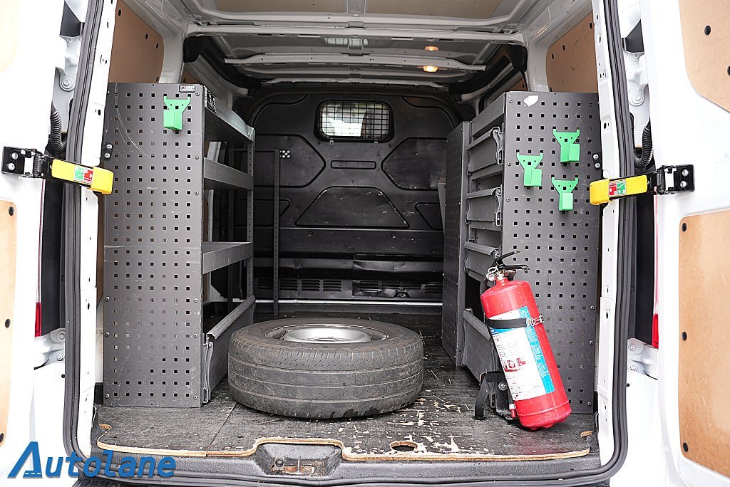 Vehicle Image 9