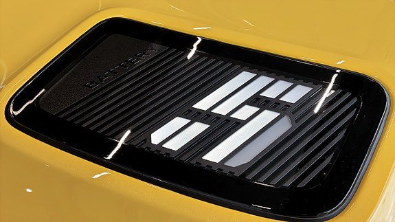Vehicle Image 25
