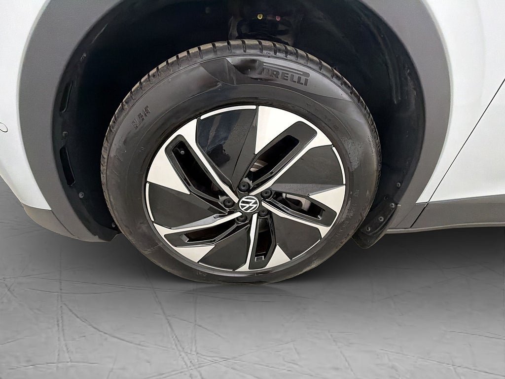 Vehicle Image 32
