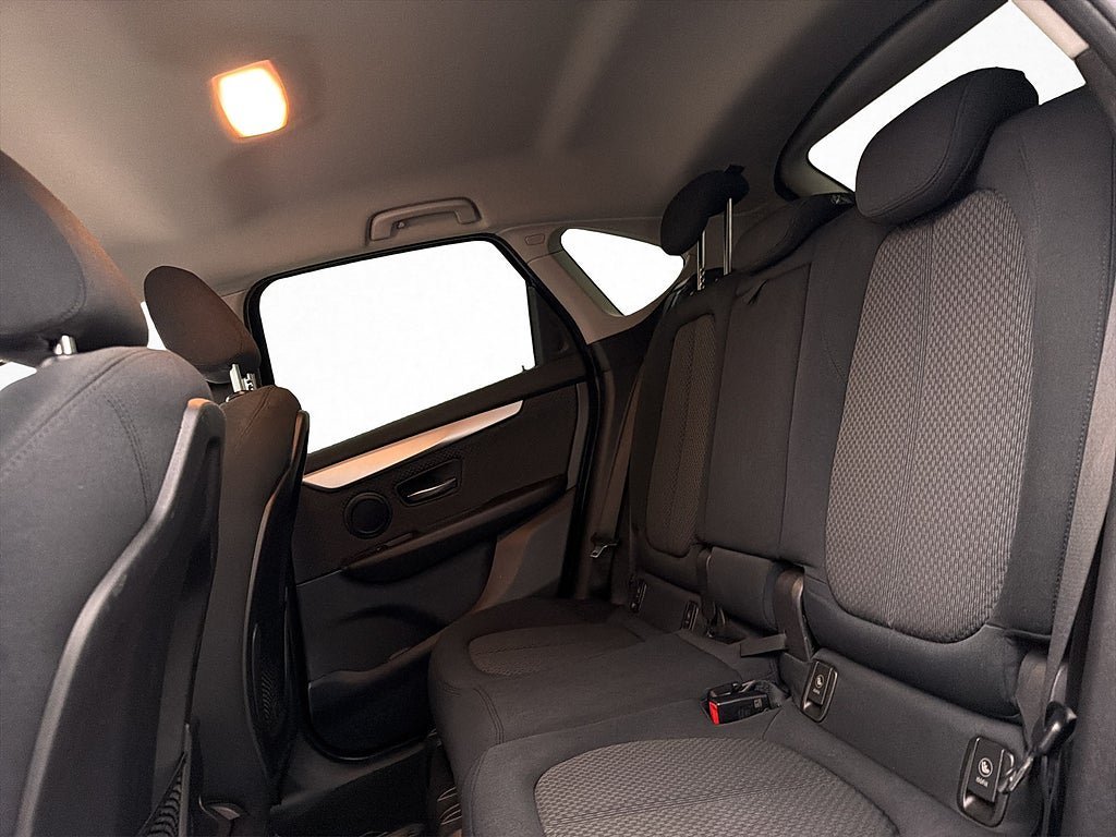 Vehicle Image 28