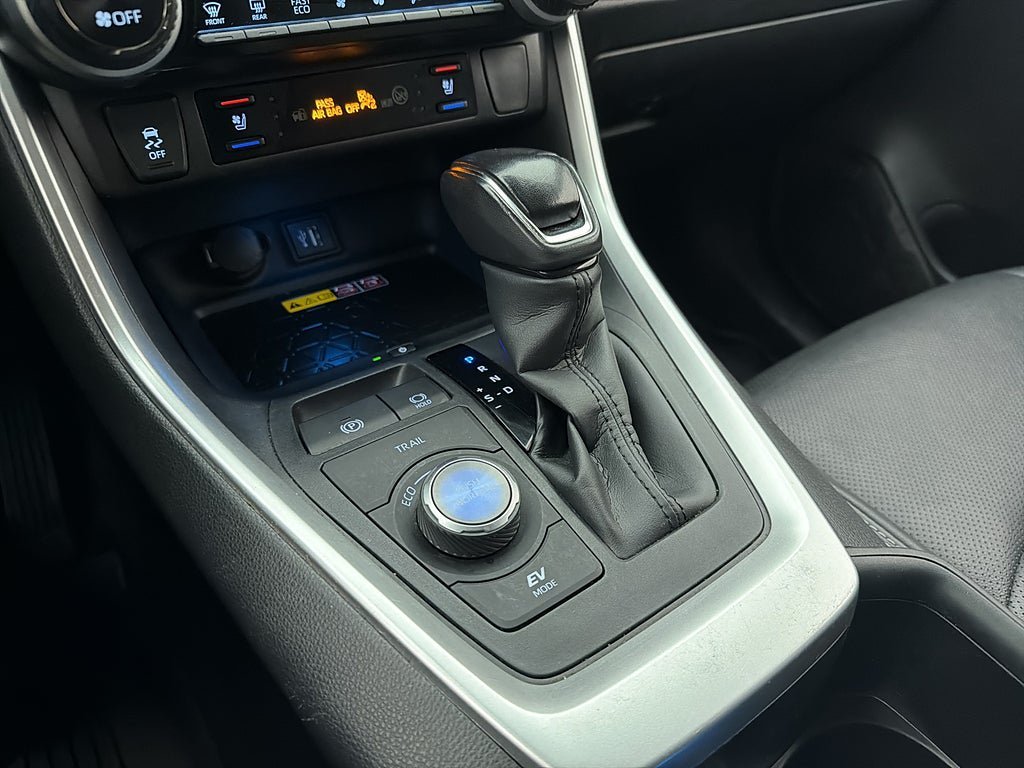 Vehicle Image 23