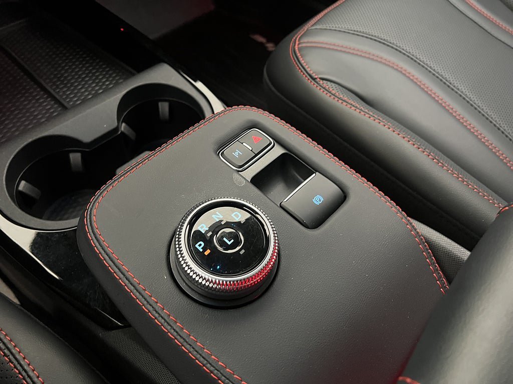 Vehicle Image 25