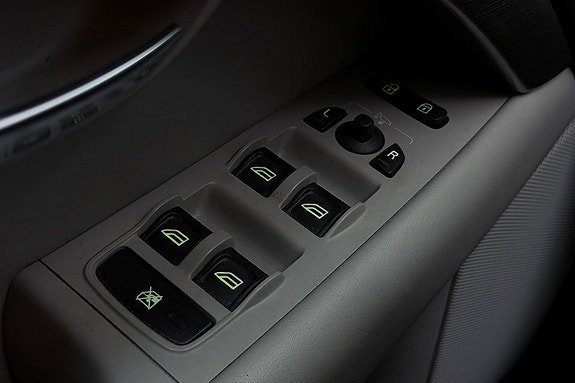 Vehicle Image 28