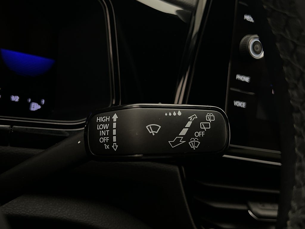 Vehicle Image 24