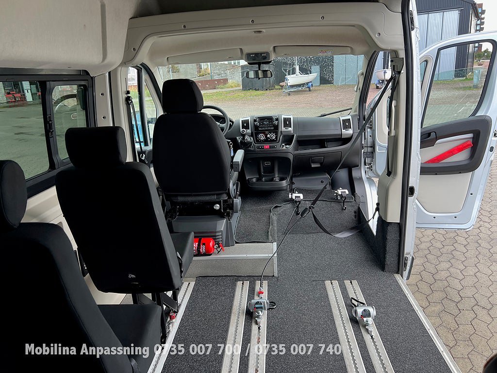 Vehicle Image 28