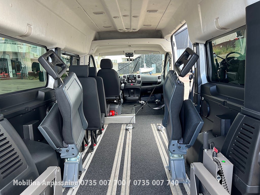 Vehicle Image 32
