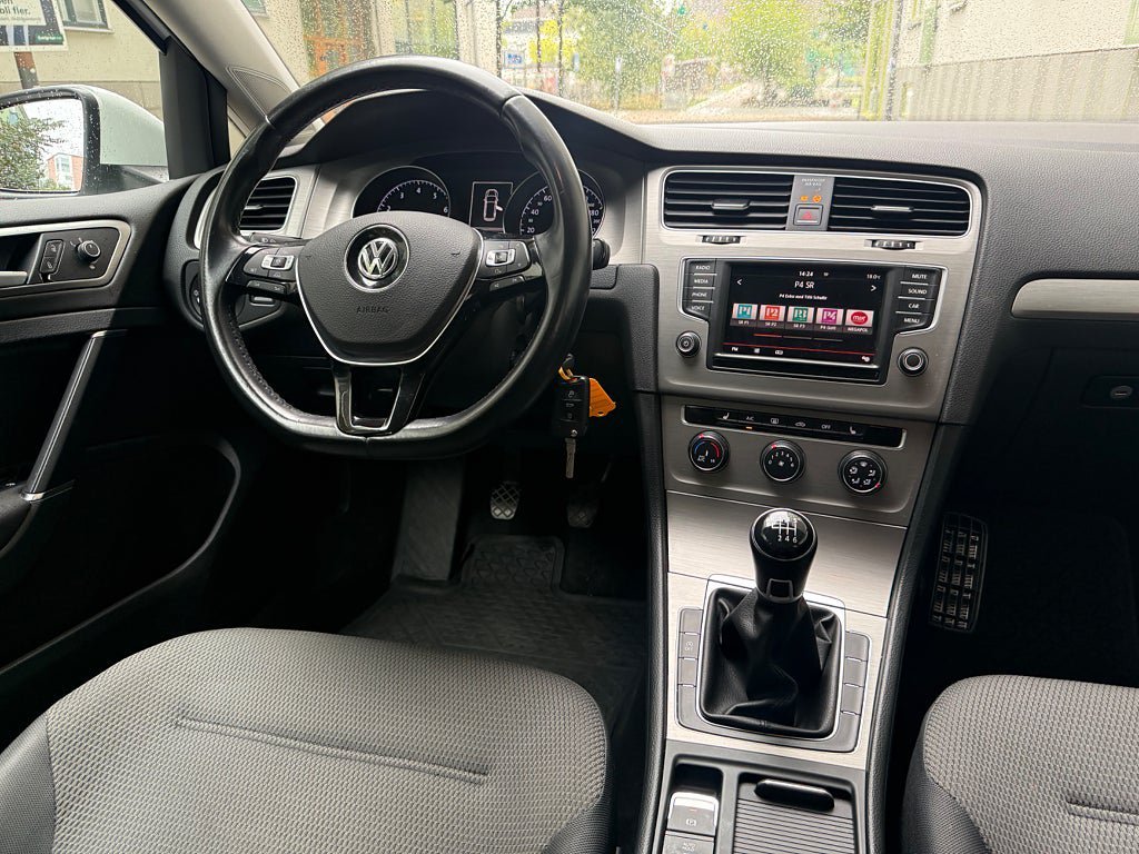 Vehicle Image 14