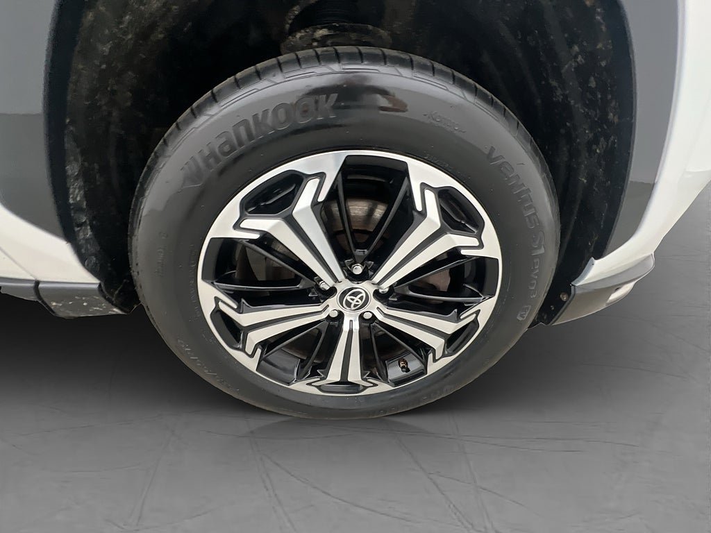 Vehicle Image 10
