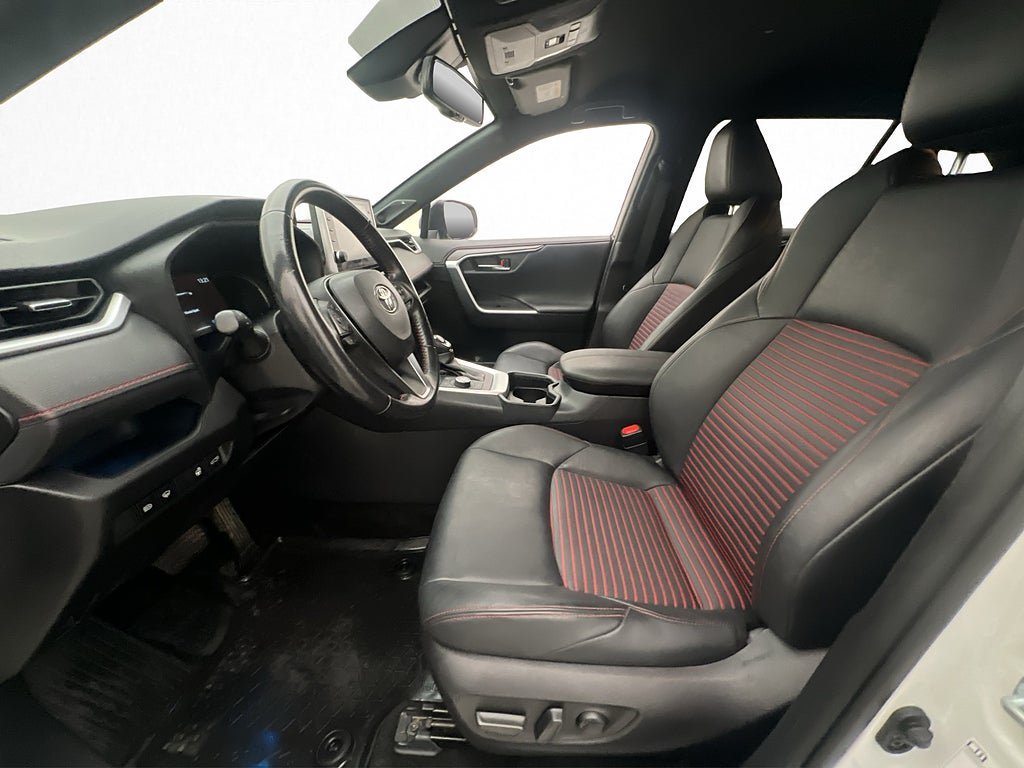 Vehicle Image 12