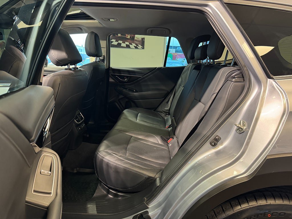 Vehicle Image 22