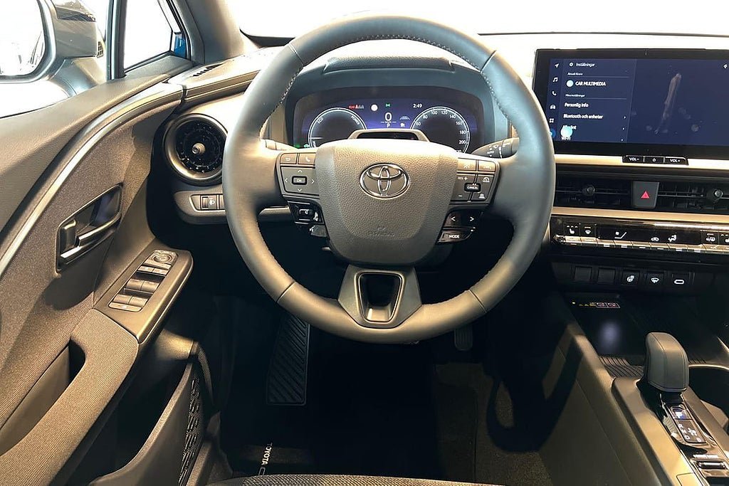 Vehicle Image 11