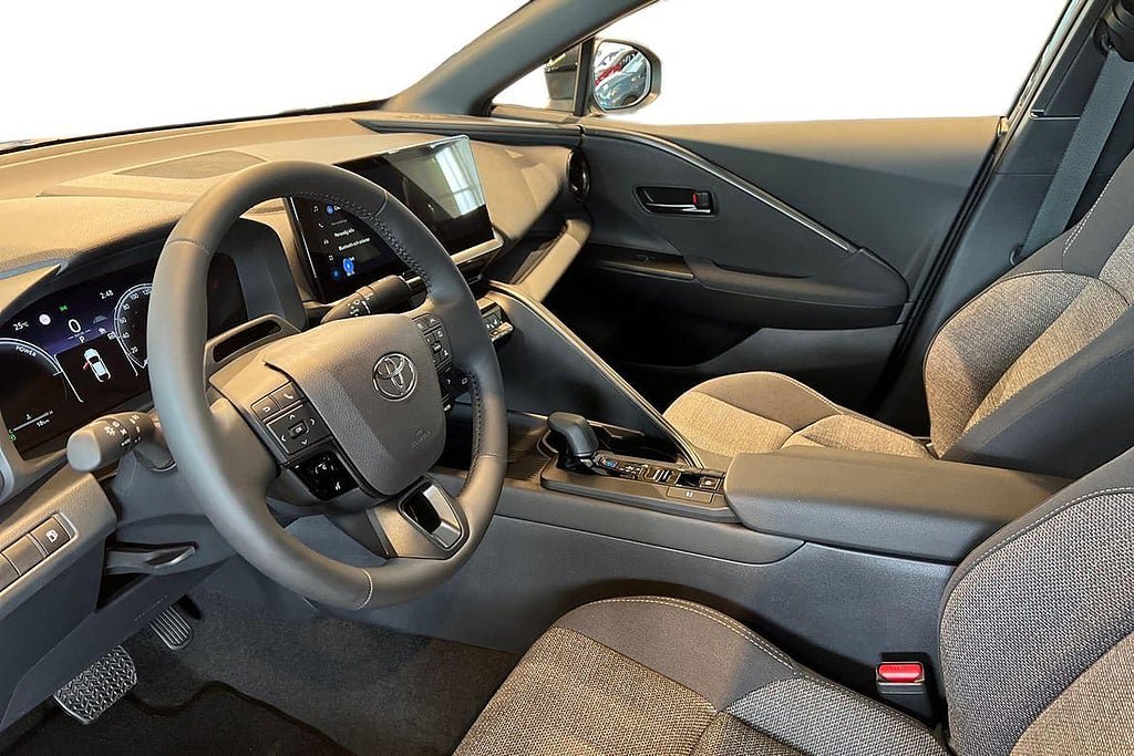 Vehicle Image 14