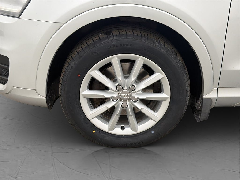 Vehicle Image 10