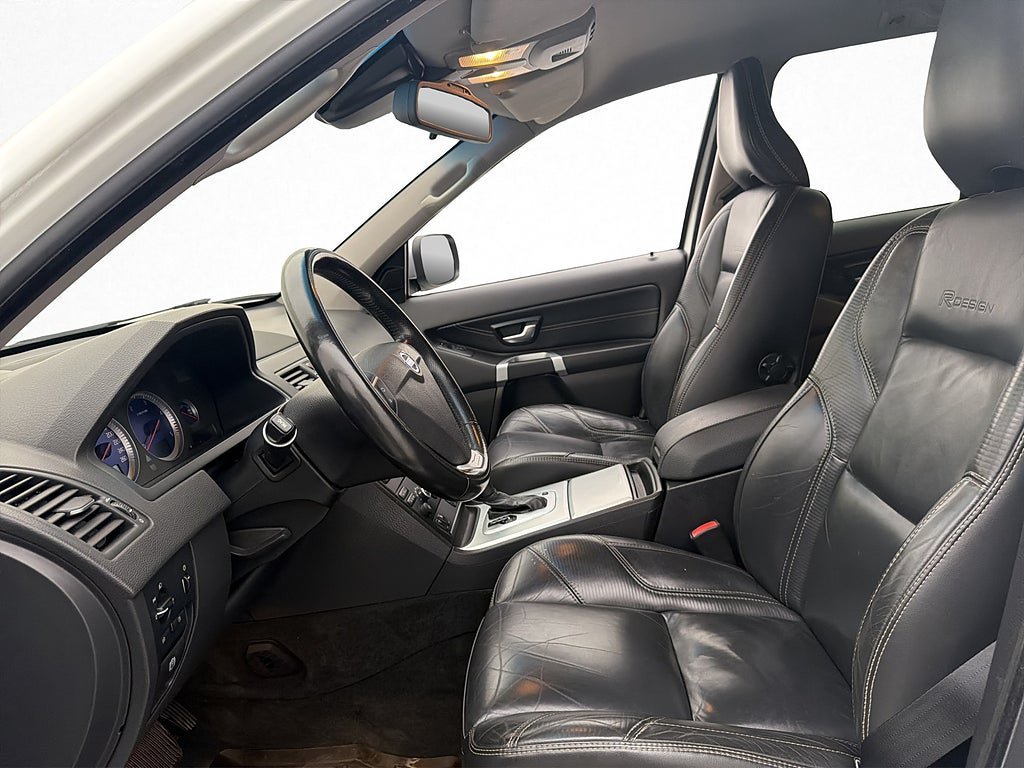 Vehicle Image 24