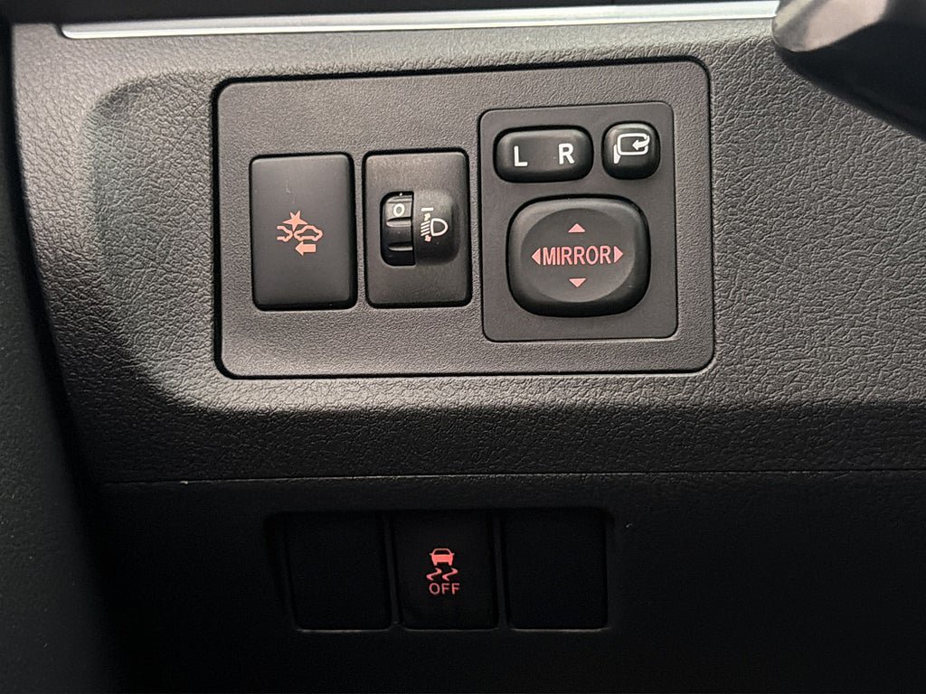 Vehicle Image 32