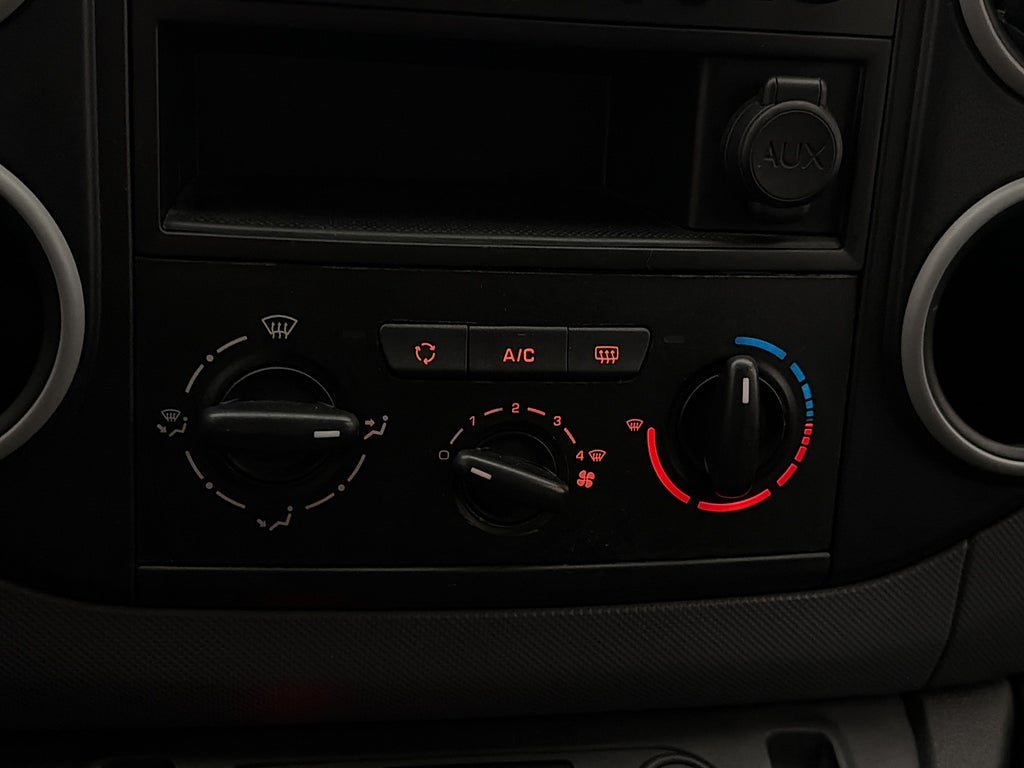 Vehicle Image 23