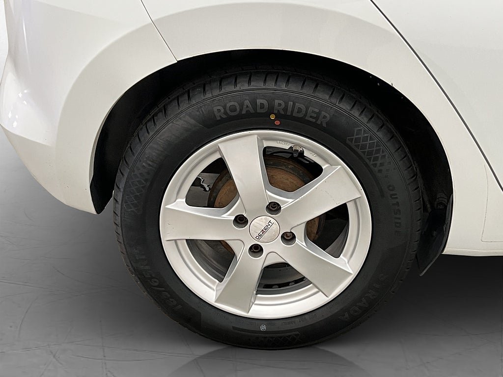 Vehicle Image 21