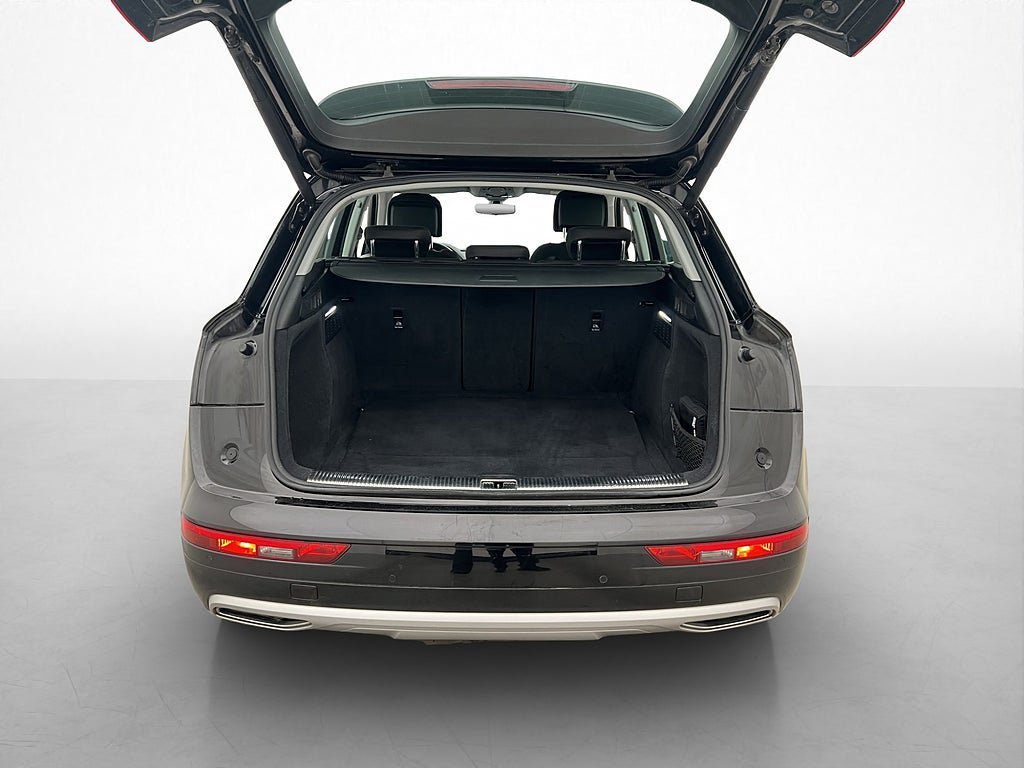 Vehicle Image 23