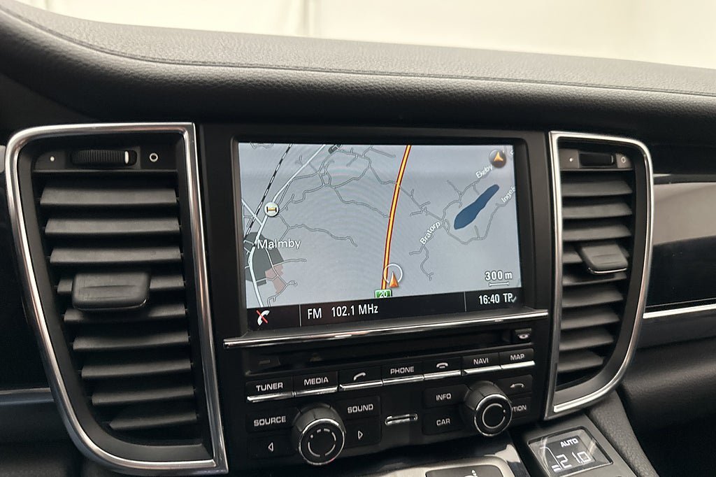 Vehicle Image 18