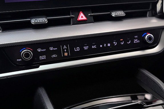 Vehicle Image 29