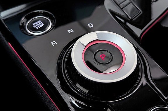 Vehicle Image 32