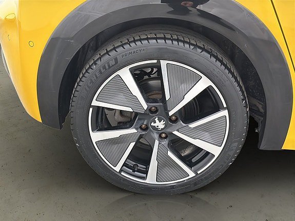 Vehicle Image 32