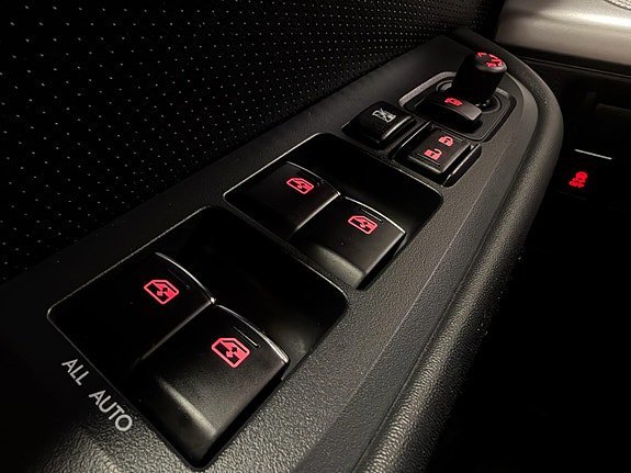 Vehicle Image 27