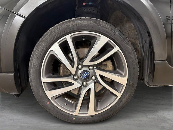 Vehicle Image 32