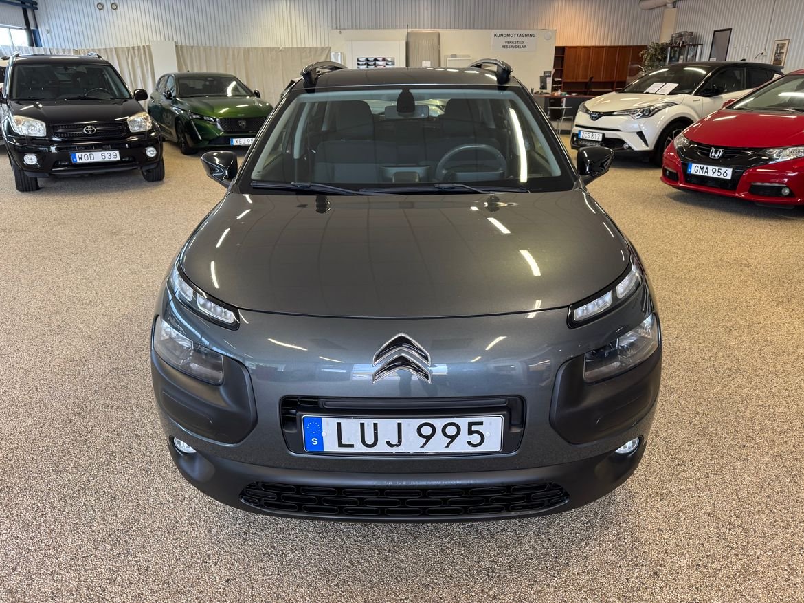 Vehicle Image 8