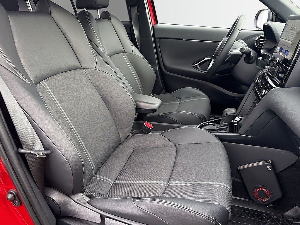 Vehicle Image 6