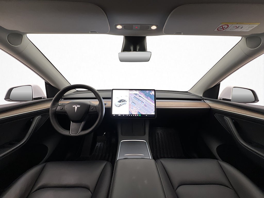 Vehicle Image 16