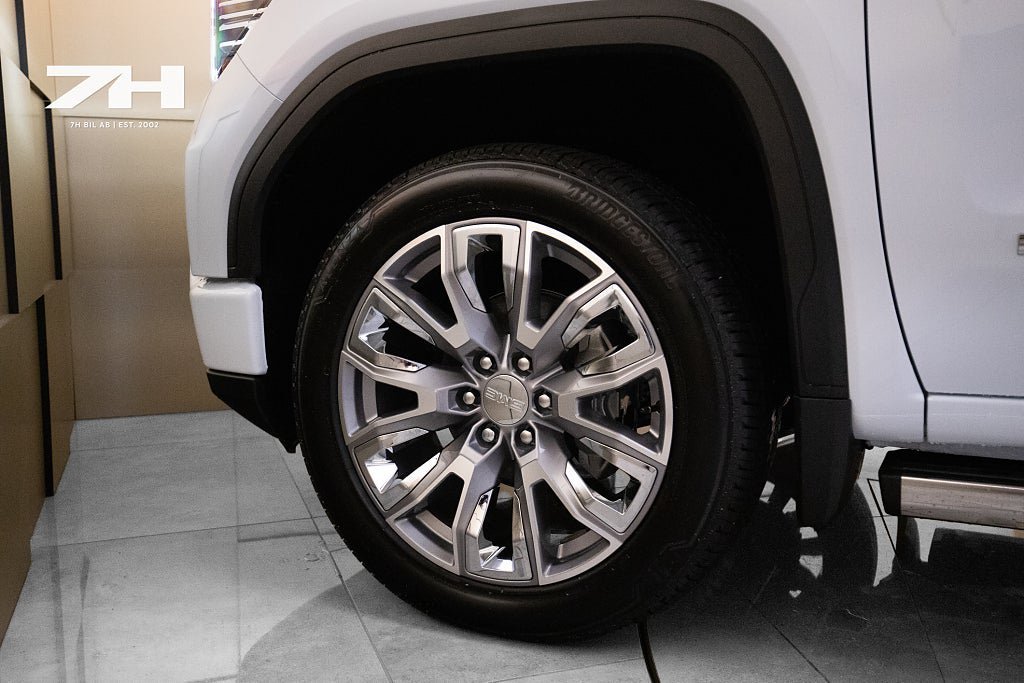 Vehicle Image 8