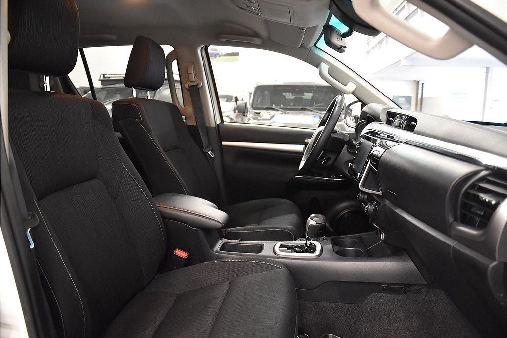 Vehicle Image 13