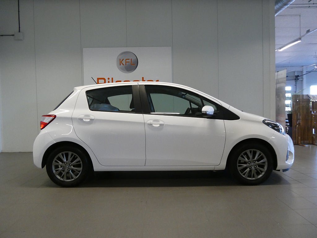 Vehicle Image 7