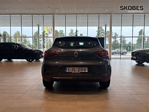 Vehicle Image 15