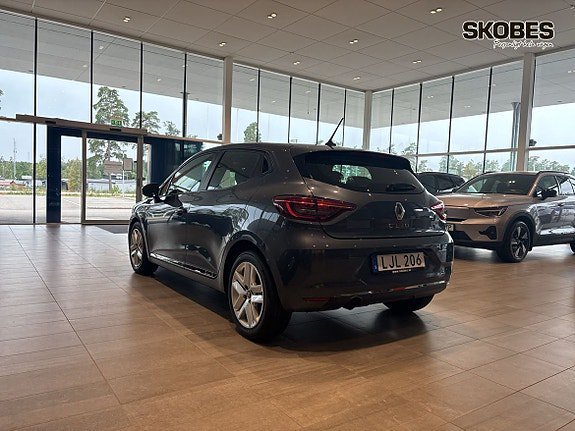 Vehicle Image 16