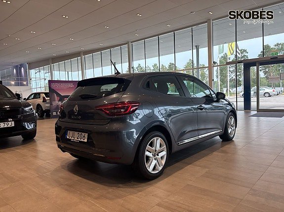 Vehicle Image 18