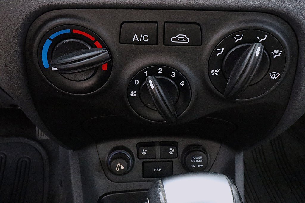 Vehicle Image 9