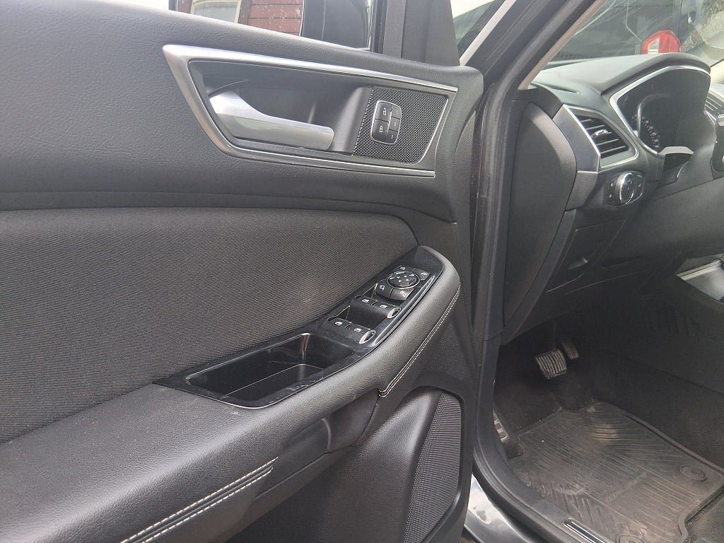 Vehicle Image 17