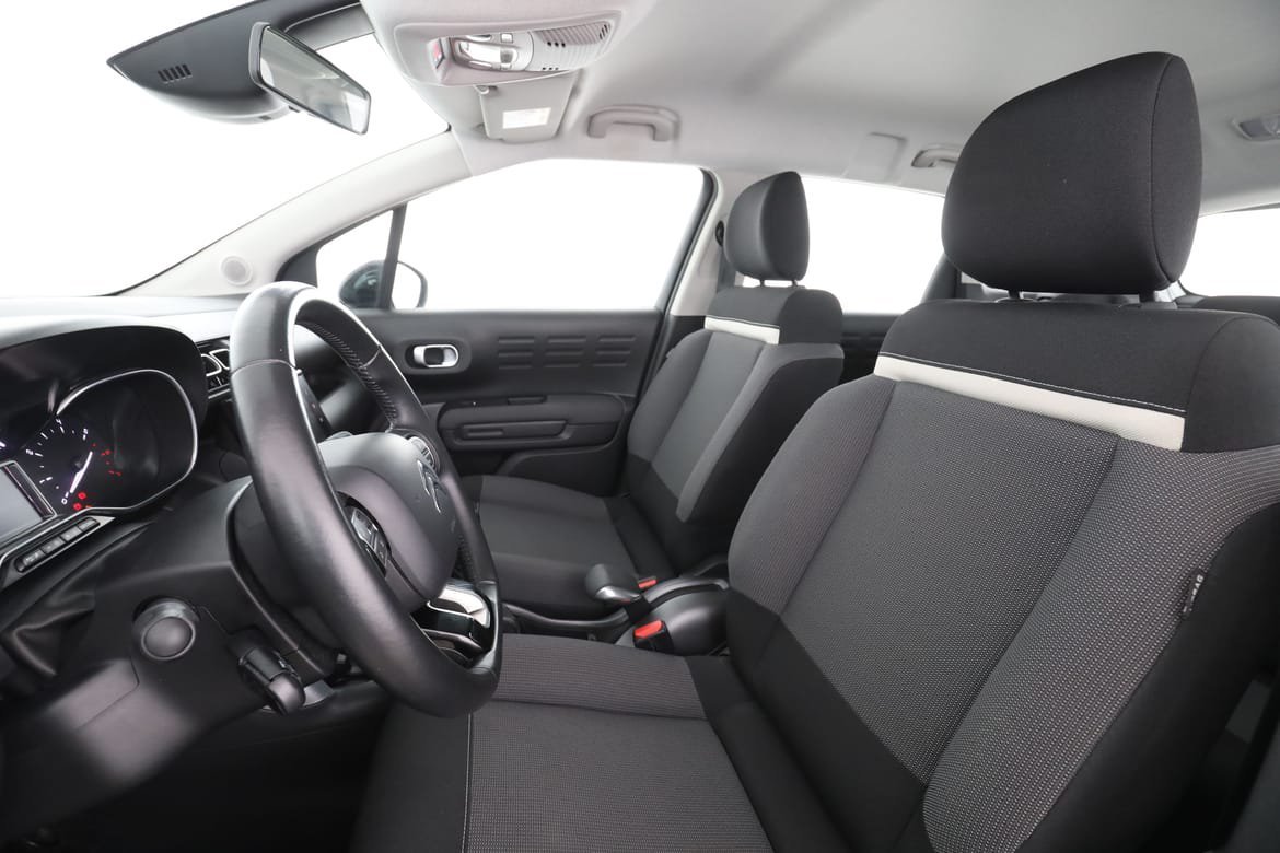 Vehicle Image 11